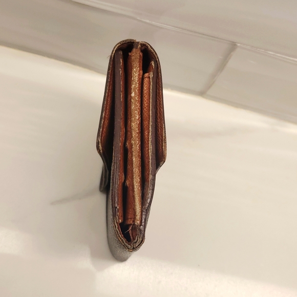 Authentic Vintage Louis Vuitton Monogram Elise Wallet - Picture 15 of 15